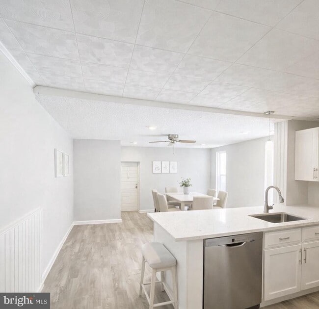 Photo - 125 Maple St