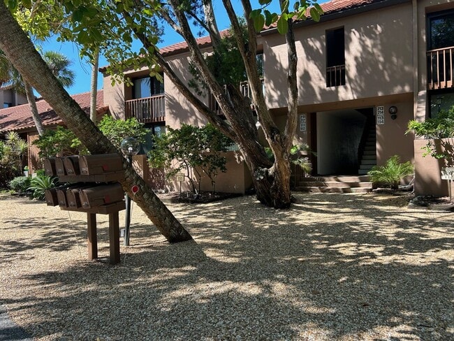 Building Photo - 1 Bedroom 1 Bath Condo Sandy Cove II Short...