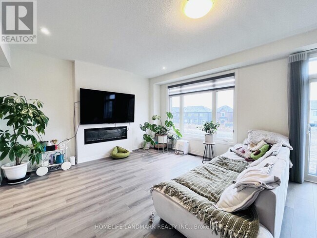 Photo - 1057 Cameo St