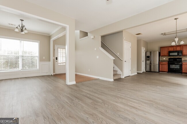 Photo - 5664 Wakehurst Dr