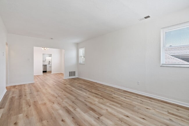Photo - Recently Renovated, Pet Friendly, 3 Bedroom Apartment Close to Downtown Unit 2807 1/2 Neeld Avenue
