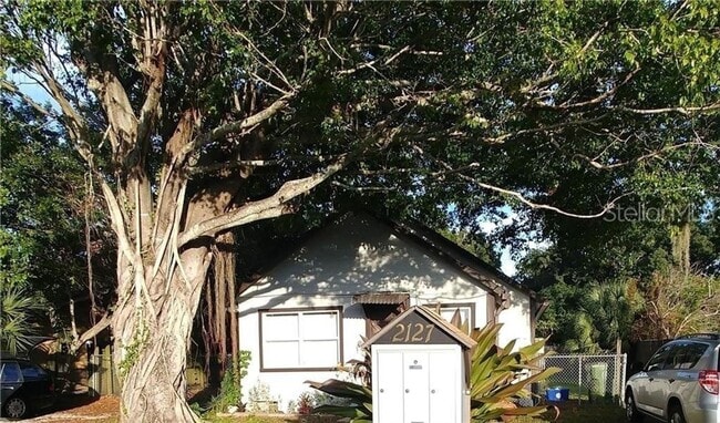 Building Photo - GC984 Unit B