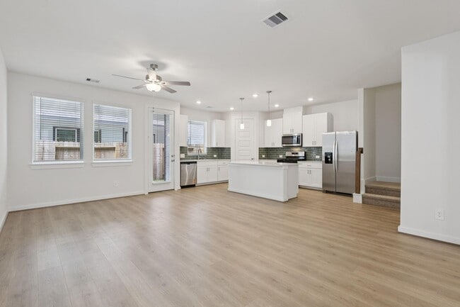 Photo - 404 Sunrise Ranch Dr