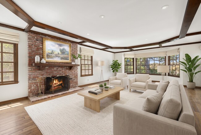 Photo - 2545 Roscomare Rd