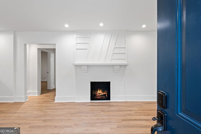 Photo - 636 Francis Pl NW