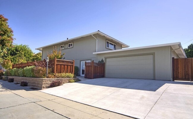 Photo - 3384 Burgundy Dr