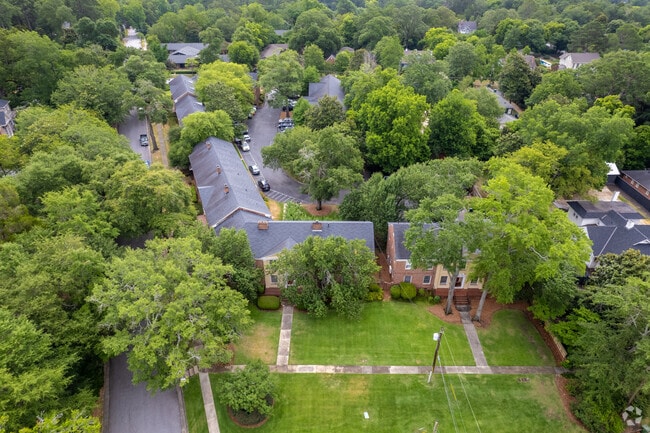 Photo - Hillcrest Apartments