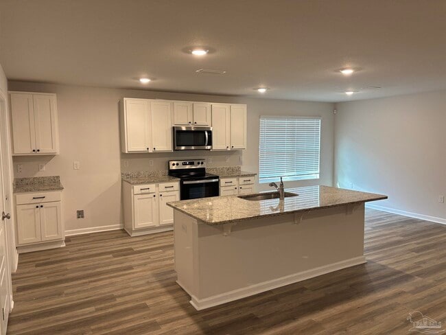 Photo - 9728 MilleeLoop