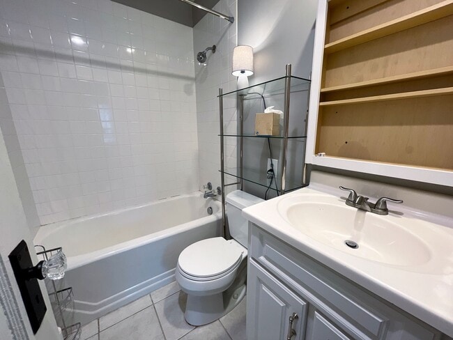 Photo - 1 bedroom + office, downtown bungalow