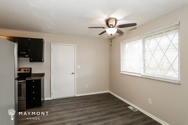 Photo - 2540 Highwood Ln