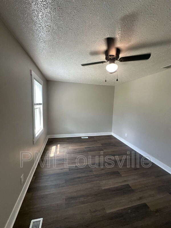 Photo - 3417 Duncan St