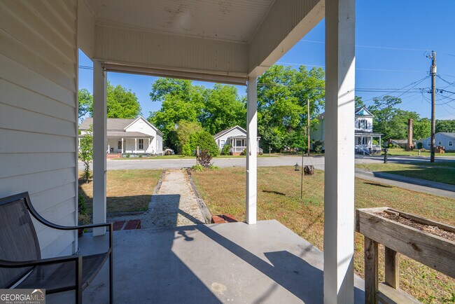 Photo - 243 Boulevard