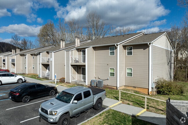 Building Photo - Summer Chase Apartments