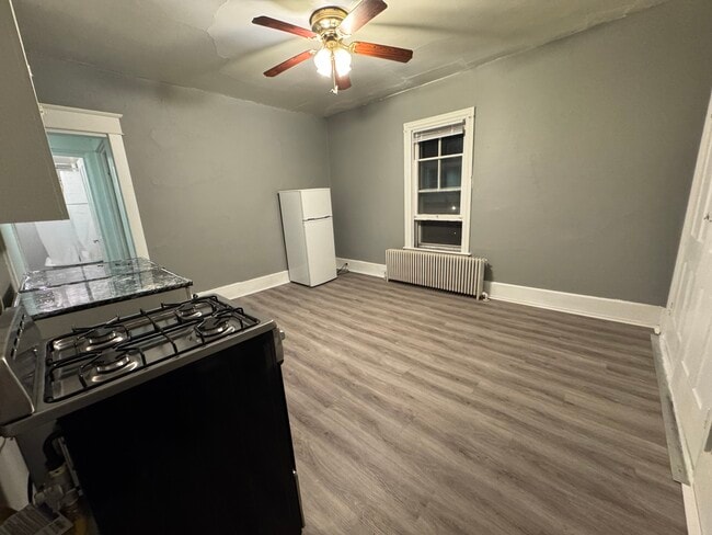 Photo - 195 D St Unit 2