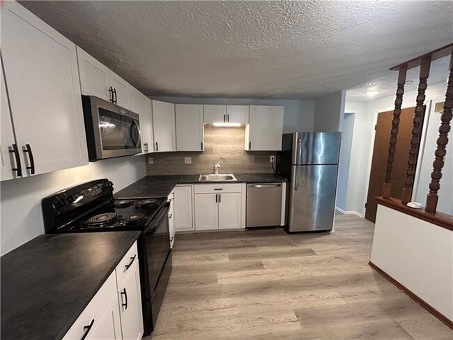 3101 Camberly Dr