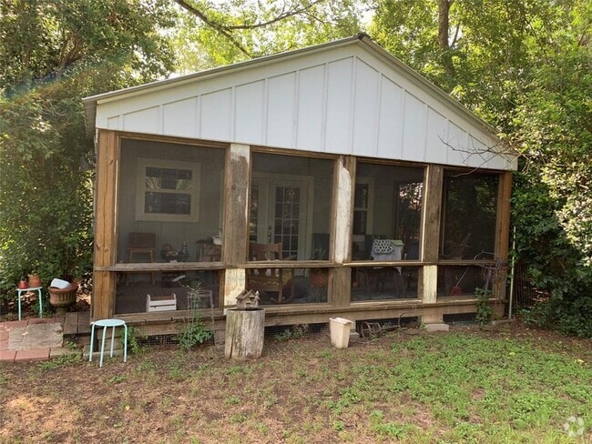 Building Photo - 1704 Wilson St Rental