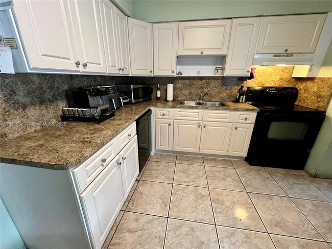 Photo - 200 SW 11th St Unit 2-2