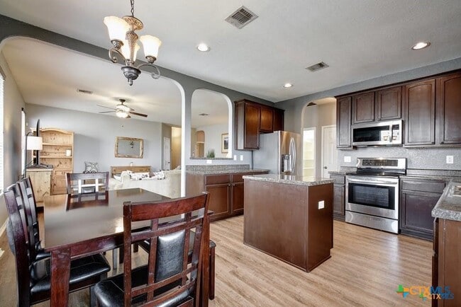 Photo - 2234 Lakeline Dr