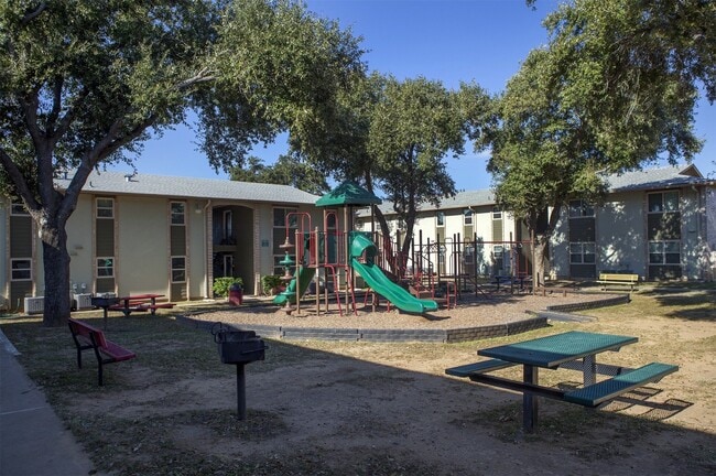 Photo - 300 Mann Rd
