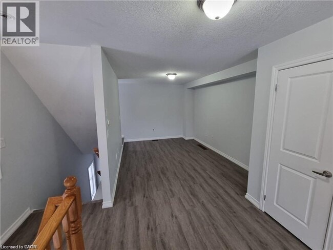 Photo - 701 Homer Watson Blvd Unité 1