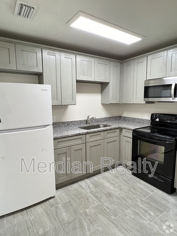 Building Photo - 7210 SW 45th Pl Rental