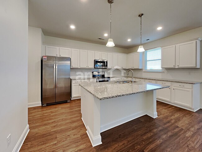 Photo - 111 Samara Ln