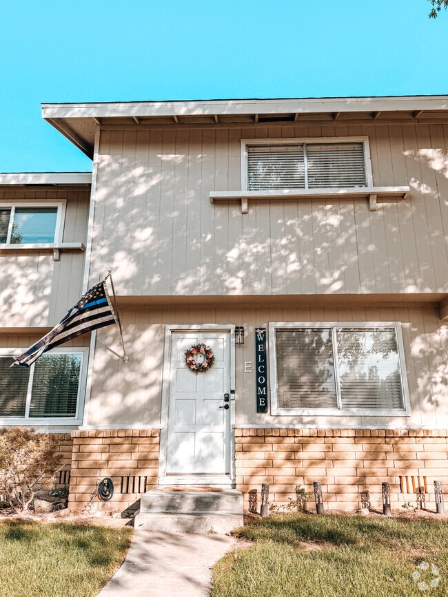 Building Photo - 1363 Waterloo Ln Unit #E Rental