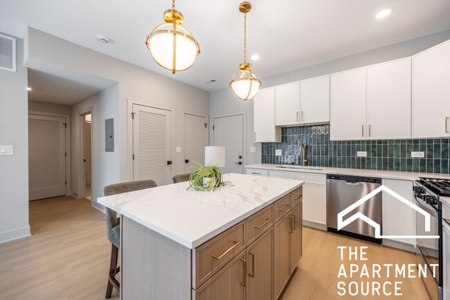 Photo - 4104 N Sheridan Rd Unit 402