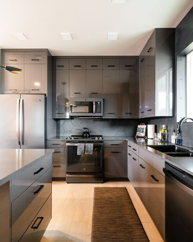 Photo - Modern Fully Furnished Condo for Rent- Minutes from the Hospital and Downtown Bozeman