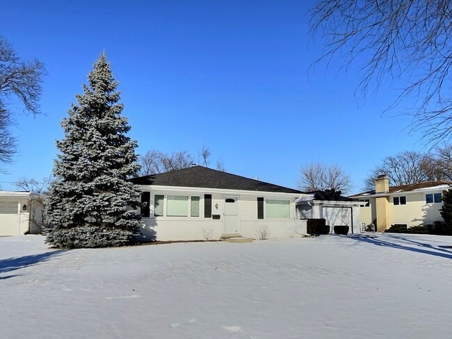 Photo - 2946 Knollwood Ln