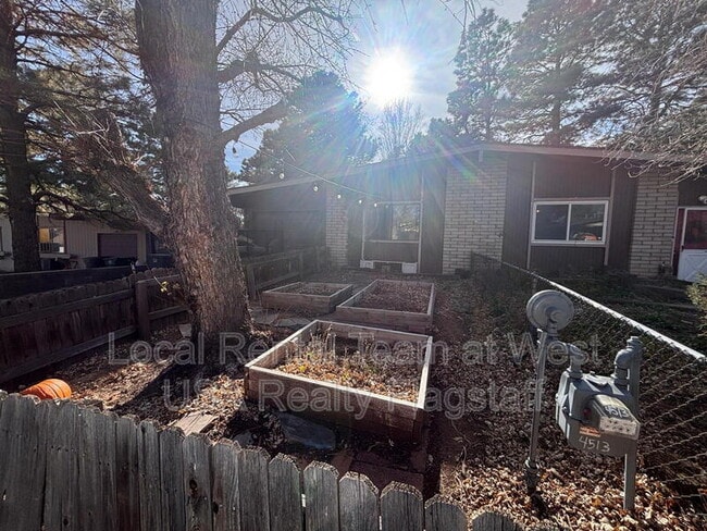 Photo - 4513 E Hollygreen Rd