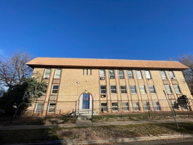 Clinton Manor