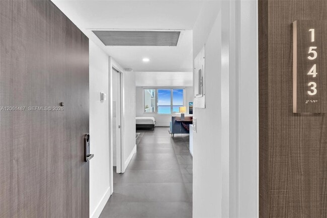 Building Photo - 2301 Collins Ave Unit 1543