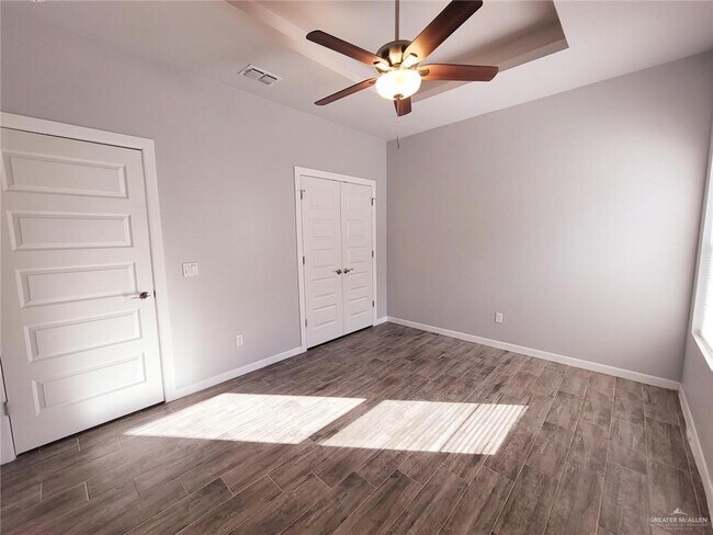 Photo - 11 Valeria St Unit 1