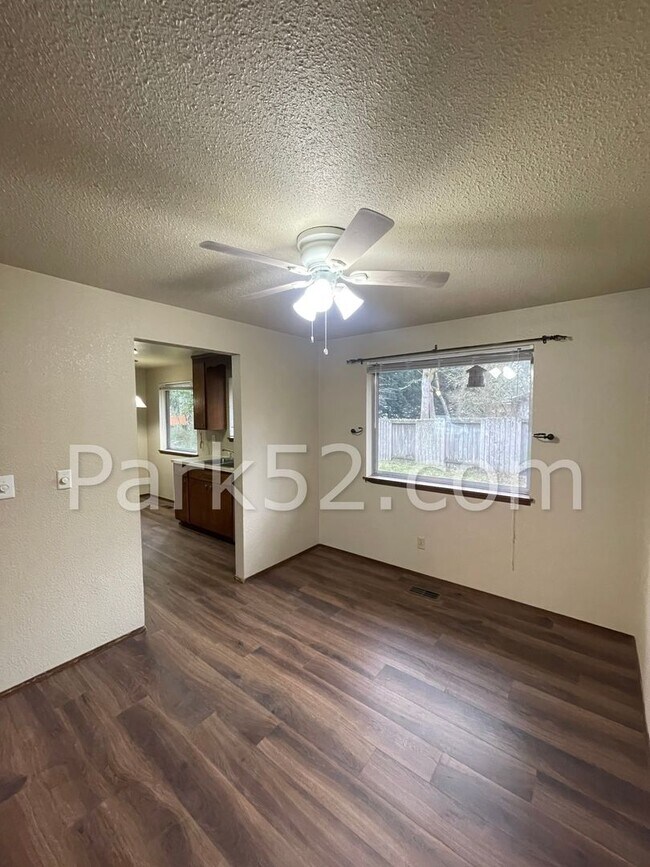 Photo - 3 Bedroom Rambler in Lakewood!