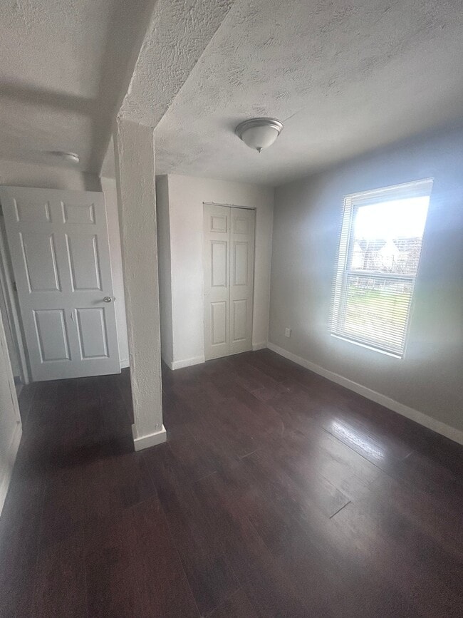 Photo - 2163 E 84th St Unidad 3