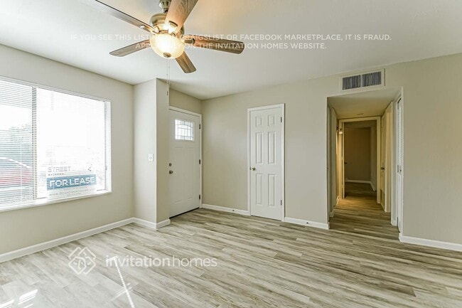 Photo - 2128 W Hartford Ave