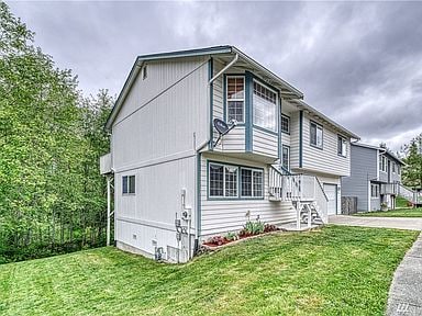 Photo - 2989 Lowren Loop