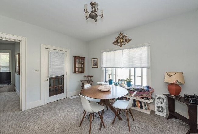 Photo - 512 Glenwood Ave SE Unidad 2