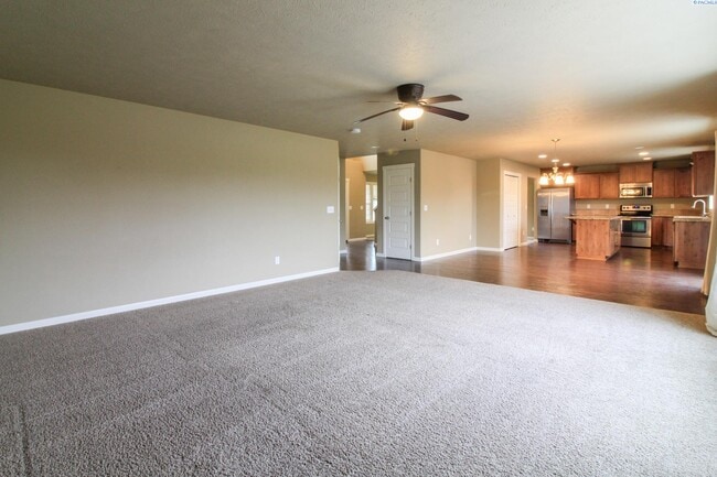 Photo - Large 4 Bed, 2.5 Bath West Pasco Home