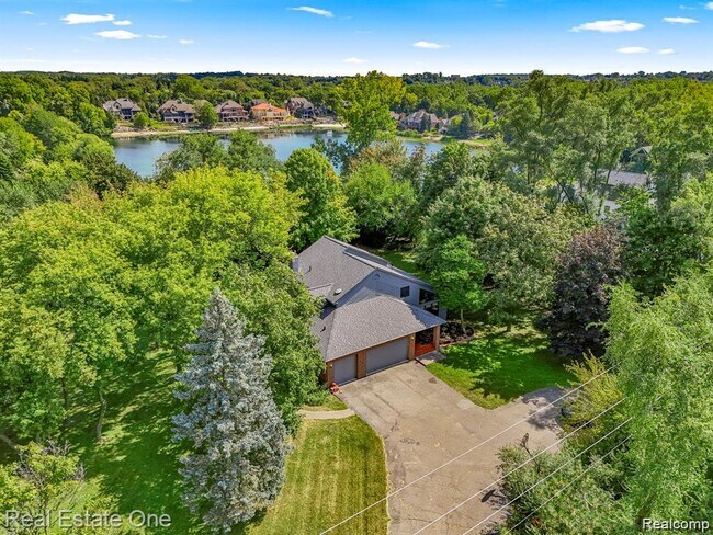 Photo - 18990 Beck Rd