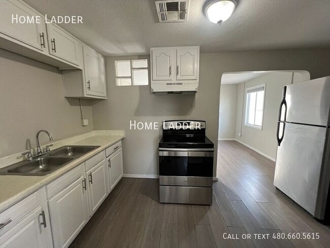 Building Photo - 927 S 35th Ave Unit 2