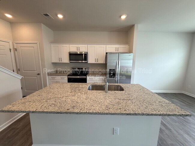 Photo - 1112 Broholmer Ln