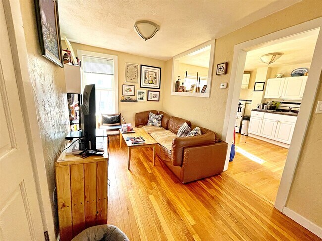 Photo - 307 Sumner St Unit 3