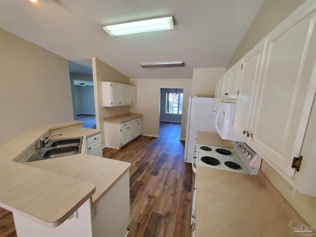 Photo - 2490 Vale Dr