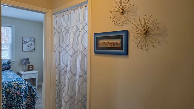 Photo - 542 Whitney Ave