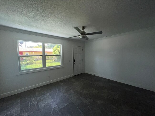 Photo - Fully Renovated 2 Bed, 1 Bath Duplex in th...