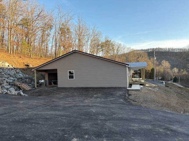 Photo - 276 Barker Road APT B