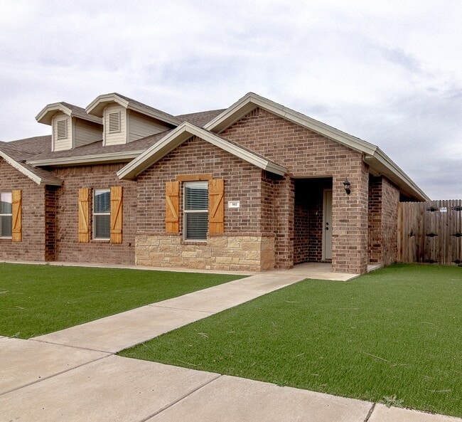 Building Photo - 3 bed 2 bath - Cooper ISD