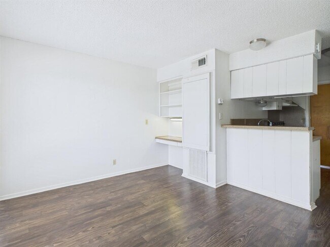 Building Photo - 2808 Whitis Ave Unit C303 Rental